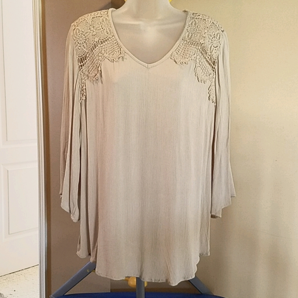 Taupe 3/4 sleeve lace top